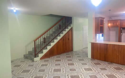 3 Bedroom Apartment, La Romain