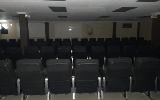Furnished Commercial Space Montrose