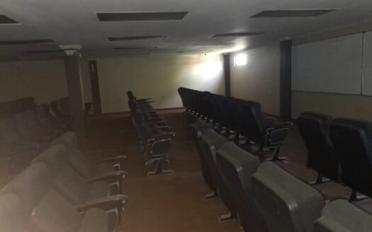 Furnished Commercial Space Montrose