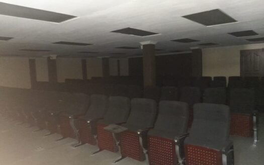 Furnished Commercial Space Montrose