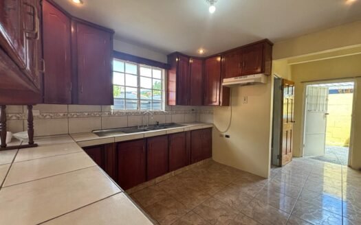 3 Bedroom Apartment, Santa Cruz
