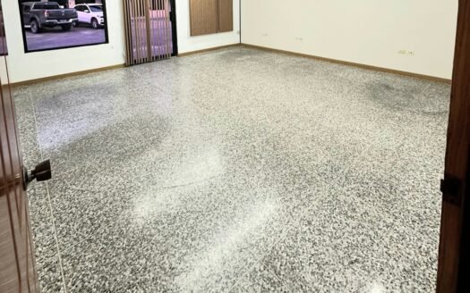 Large Commercial Space For Rent Charlieville