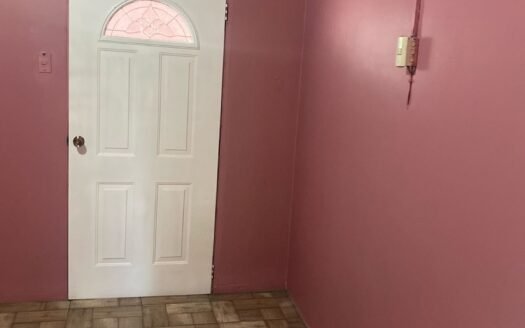 2 Bedroom Apartment, La Romain