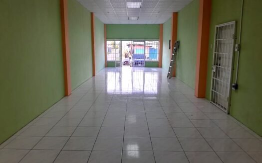Commercial Space Longdenville