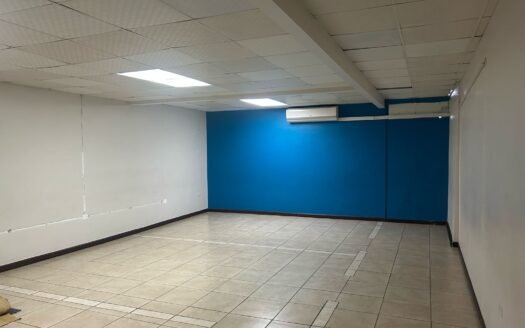Commercial Space La clave Street, Montrose