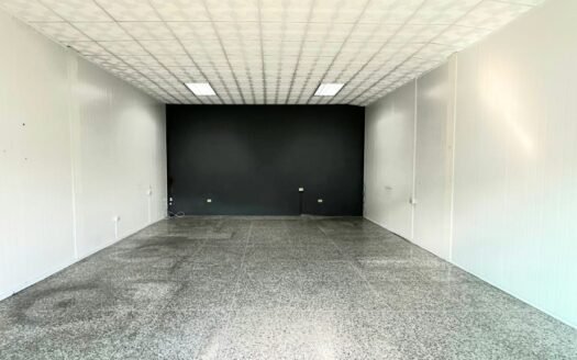 Utilities Included Commercial Unit Charlieville