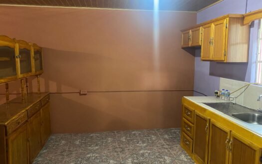 2 Bedroom Apartment, La Romain