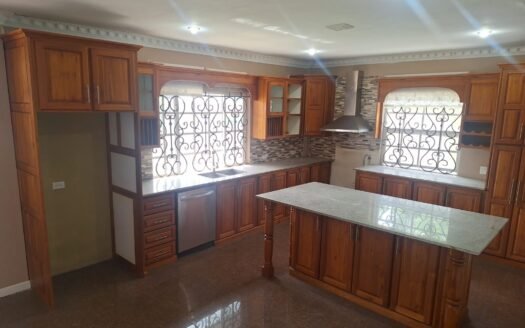 4 Bedroom Apartment Bel Air, La Romaine