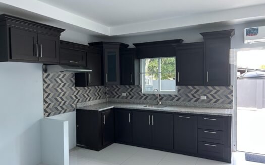 1 Bedroom Apartment Jerningham Road,Charlieville.