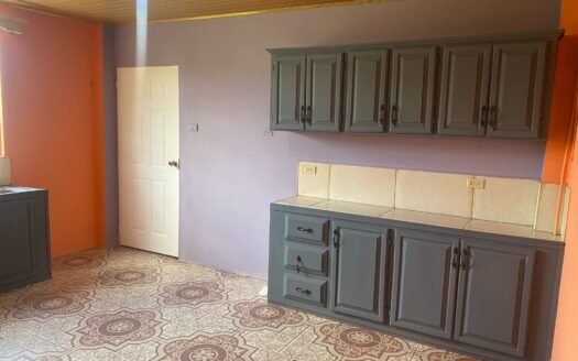 2 Bedroom Apartment, La Romain